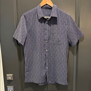 Vuori Men's Blue Short Sleeve Shirt